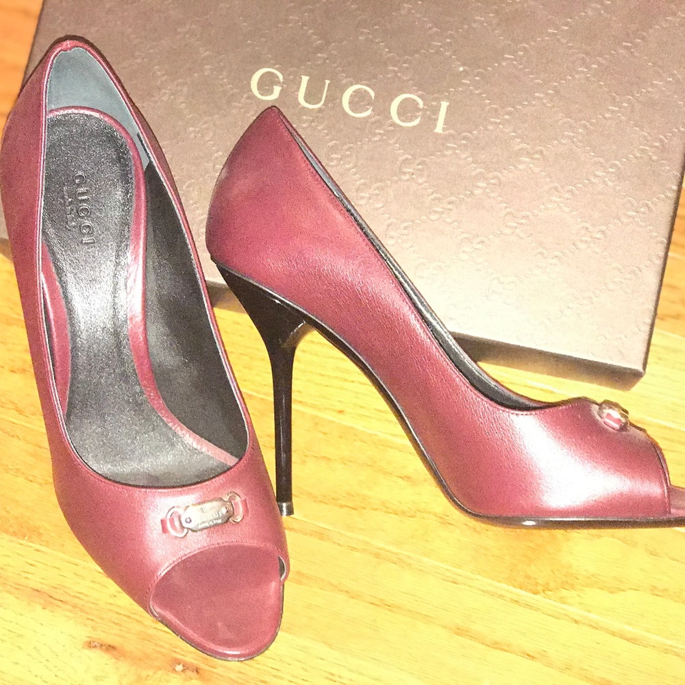 Gucci pumps